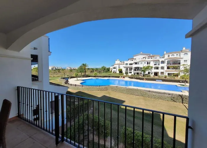Belle Vue Sur La Piscine