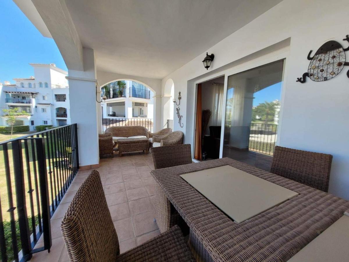 Belle Vue Sur La Piscine Apartment